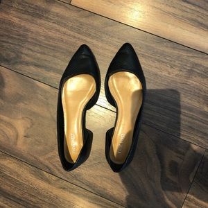 Nine West Pointed Flats w/ snakeskin texture
